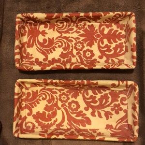 (2) basket weave trays with fabric lining